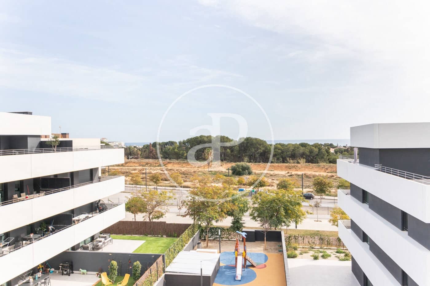 Ático de 3 habitaciones en Sitges en alquiler con piscina - 3.000 € (Ref: 9604955)