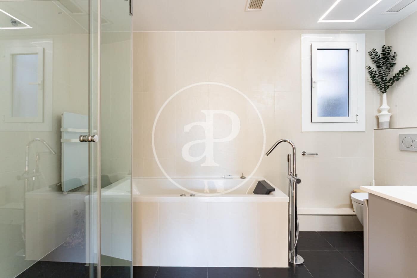 3 bedroom Apartment for rent in Barcelona city - € 3,700 (Ref: 9604957)