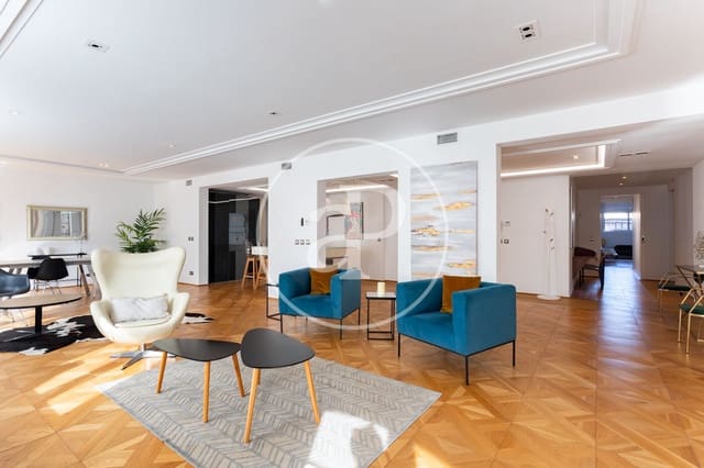 3 bedroom Apartment for rent in La Dreta de L'Eixample, Barcelona city - € 3,700 (Ref: 9604957)