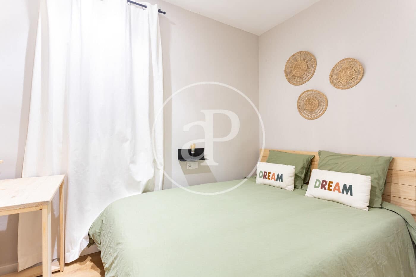 Appartement de 4 chambres à louer à Barcelone ville - 2 300 € (Ref: 9611515)