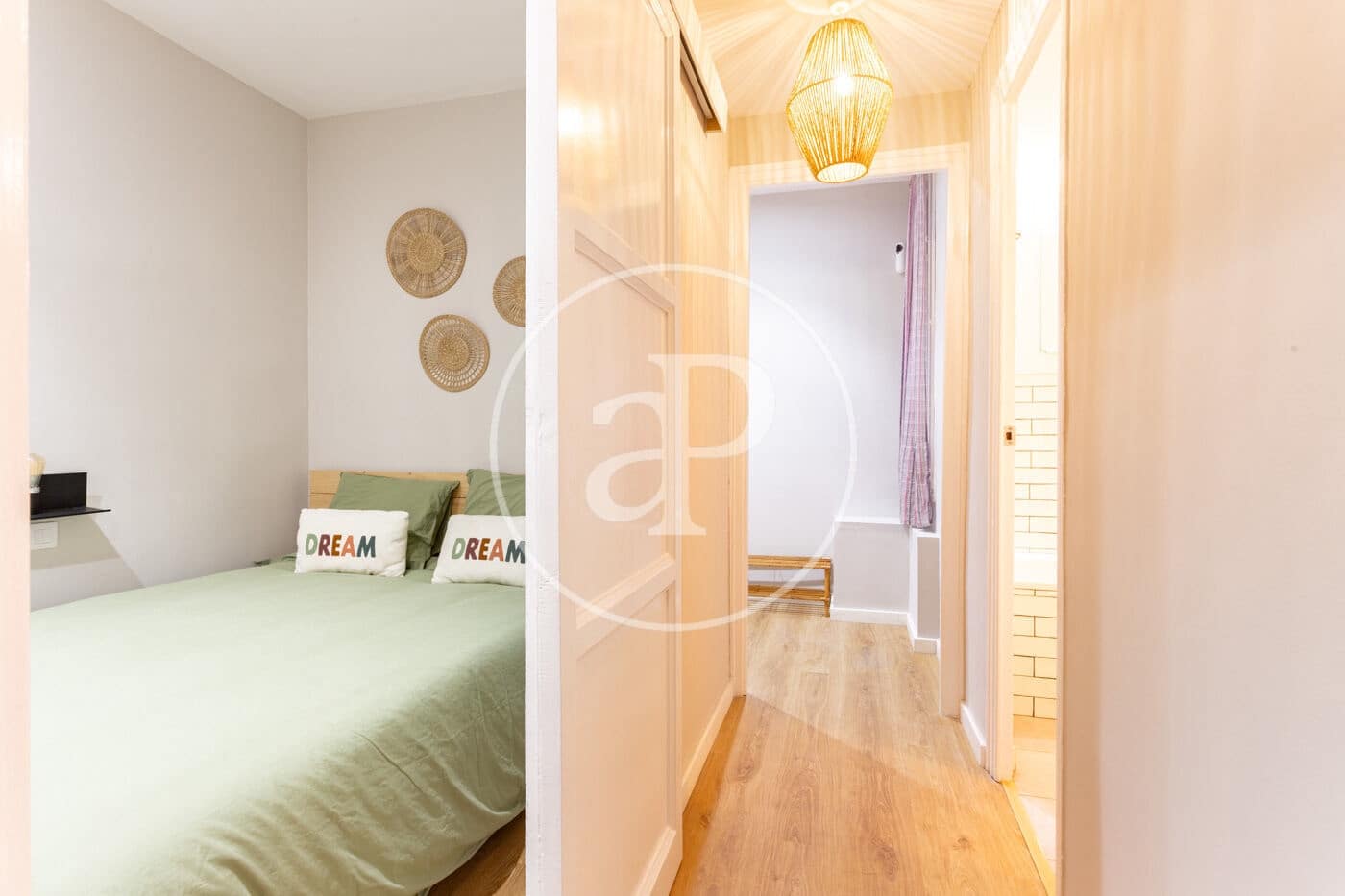 Appartement de 4 chambres à louer à Barcelone ville - 2 300 € (Ref: 9611515)