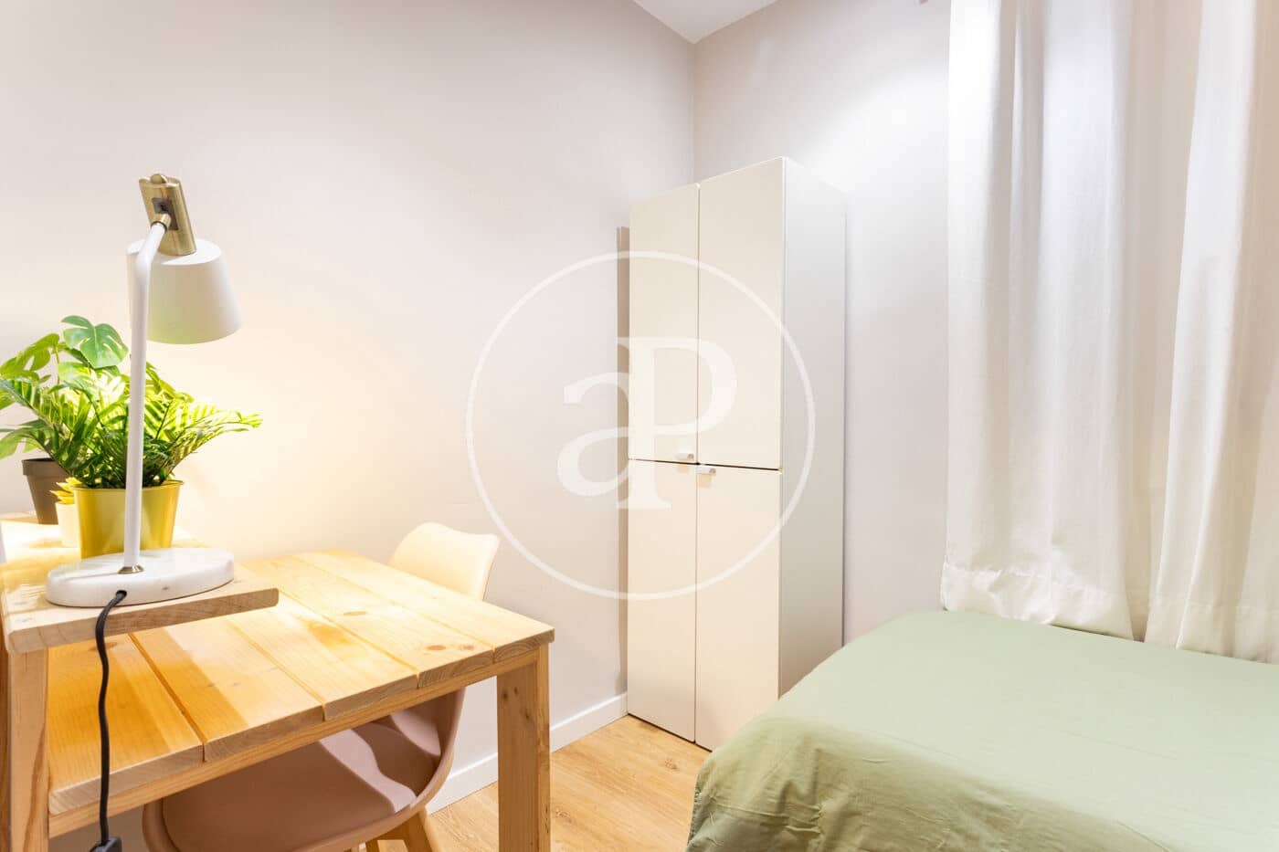 Appartement de 4 chambres à louer à Barcelone ville - 2 300 € (Ref: 9611515)