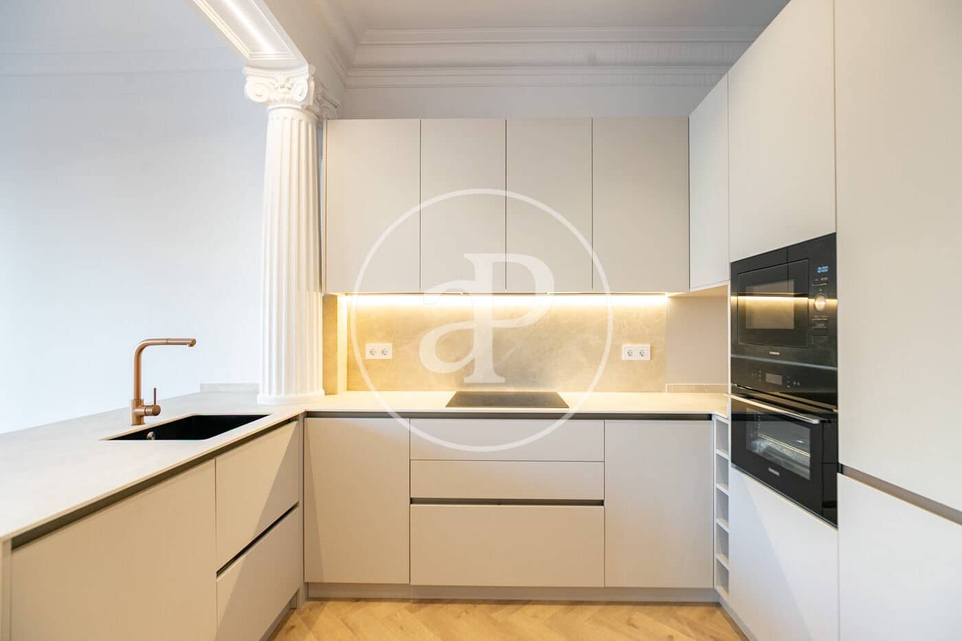 Apartamento de 3 habitaciones en Barcelona ciudad en venta - 640.000 € (Ref: 9611517)