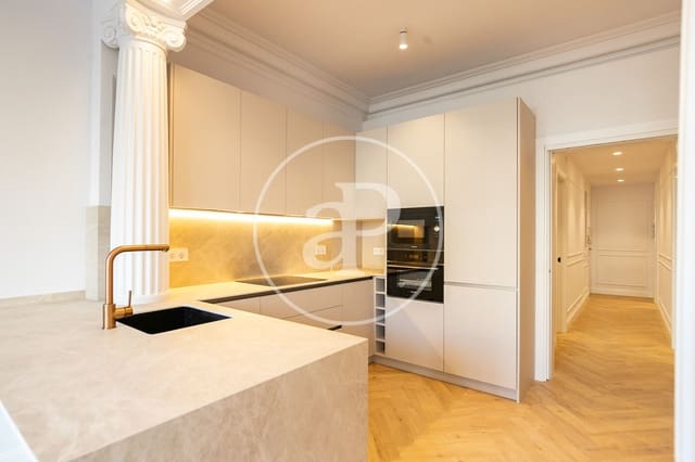 Apartamento de 3 habitaciones en Les Corts, Barcelona ciudad en venta - 640.000 € (Ref: 9611517)