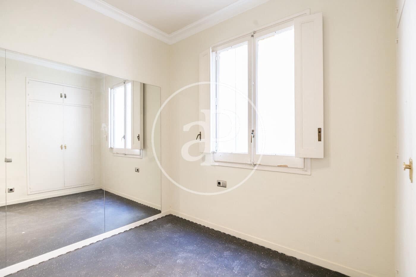 6 bedroom Apartment for sale in Barcelona city - € 1,450,000 (Ref: 9616137)