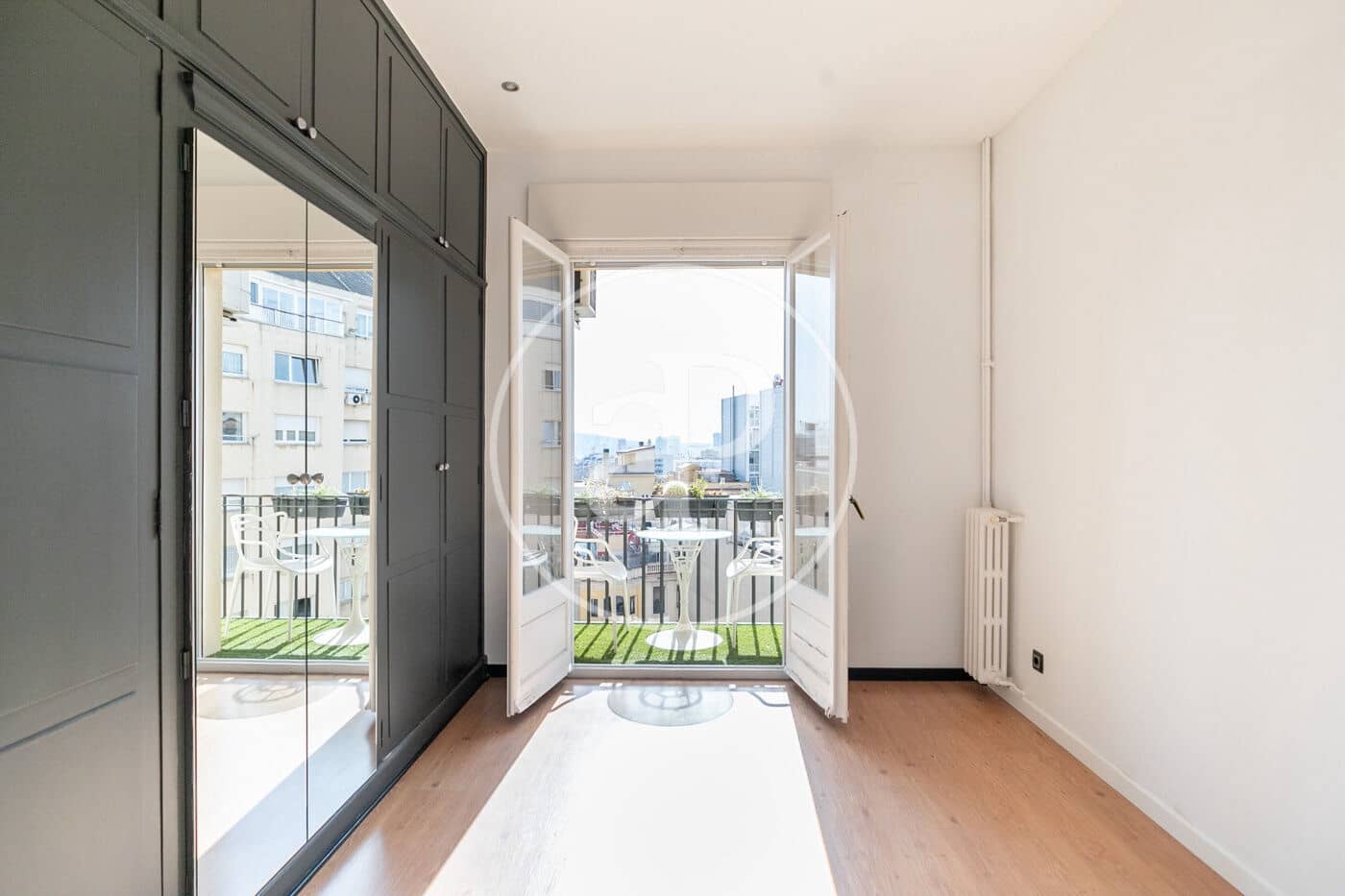 6 bedroom Apartment for sale in Barcelona city - € 1,450,000 (Ref: 9616137)