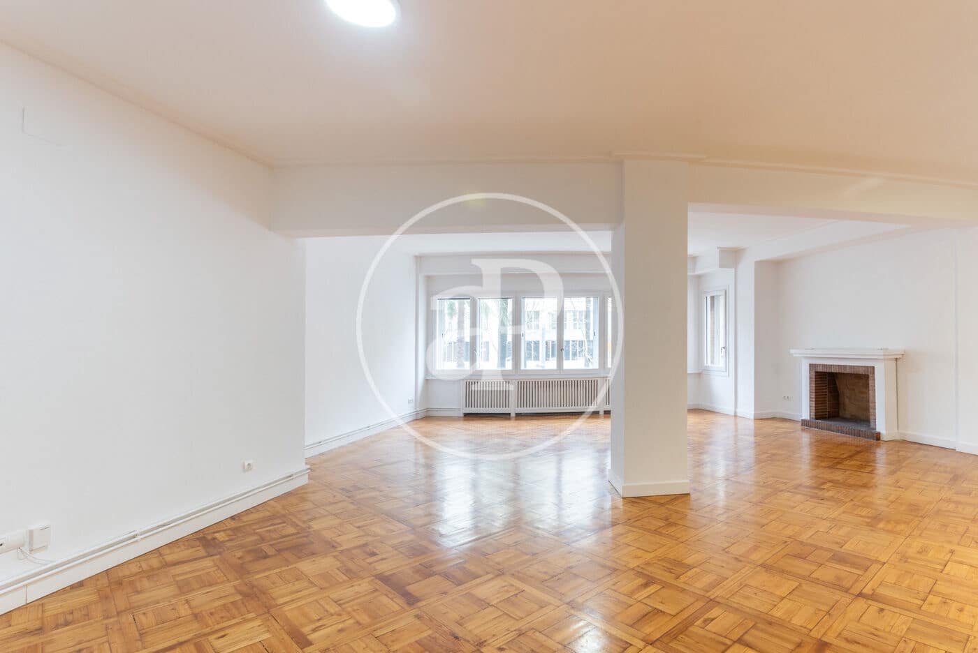 5 bedroom Apartment for rent in Barcelona city - € 4,000 (Ref: 9619586)