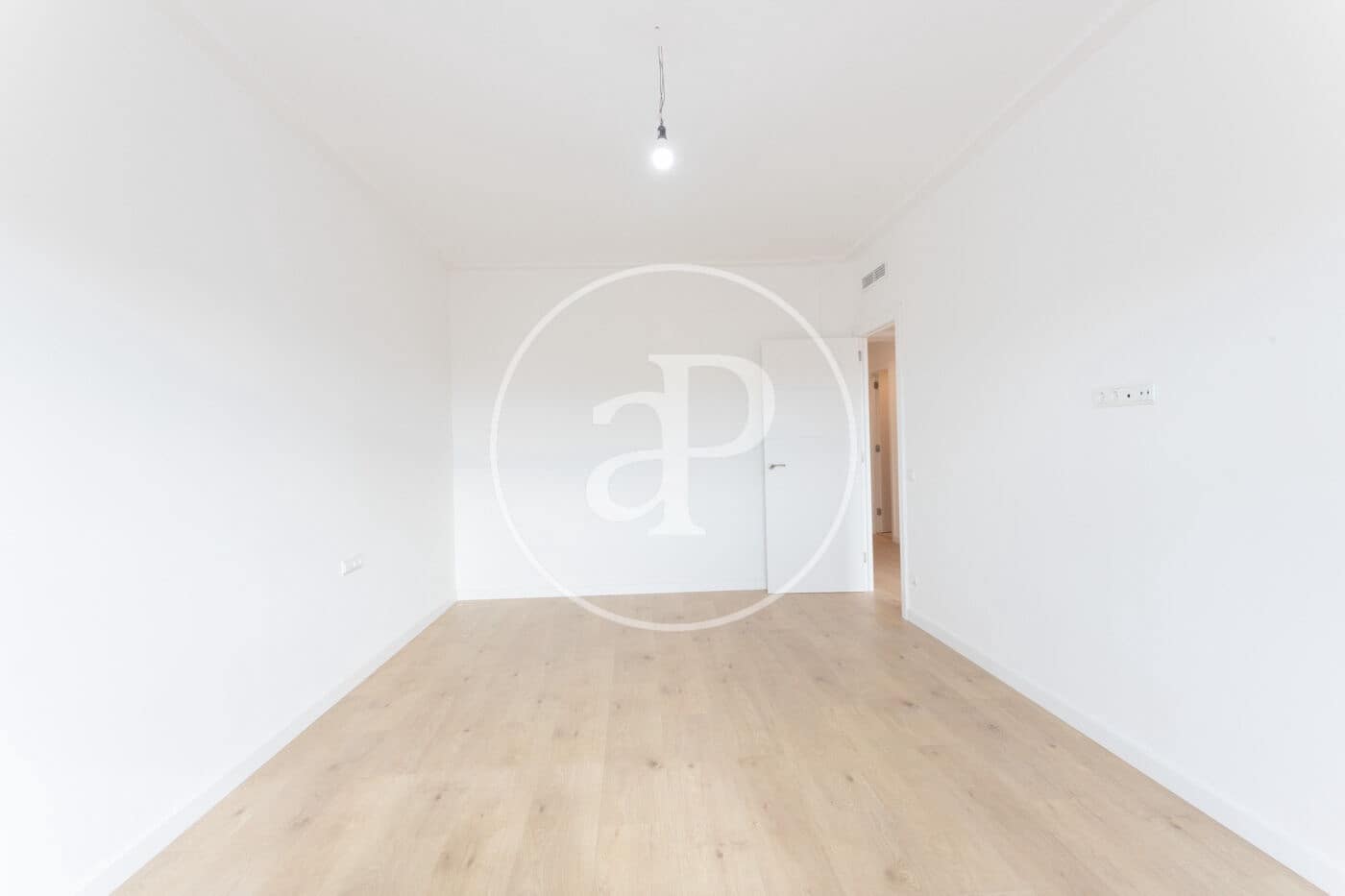 5 soverom Leilighet til leie i Barcelona by - € 6 300 (Ref: 9619587)