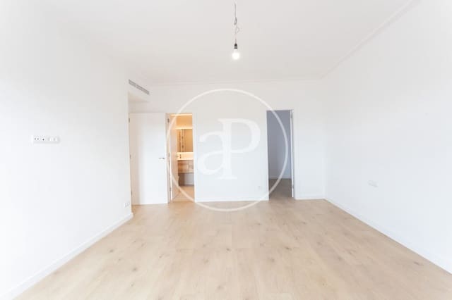 5 soverom Leilighet til leie i L'Antiga Esquerra de L'Eixample, Barcelona by - € 6 300 (Ref: 9619587)