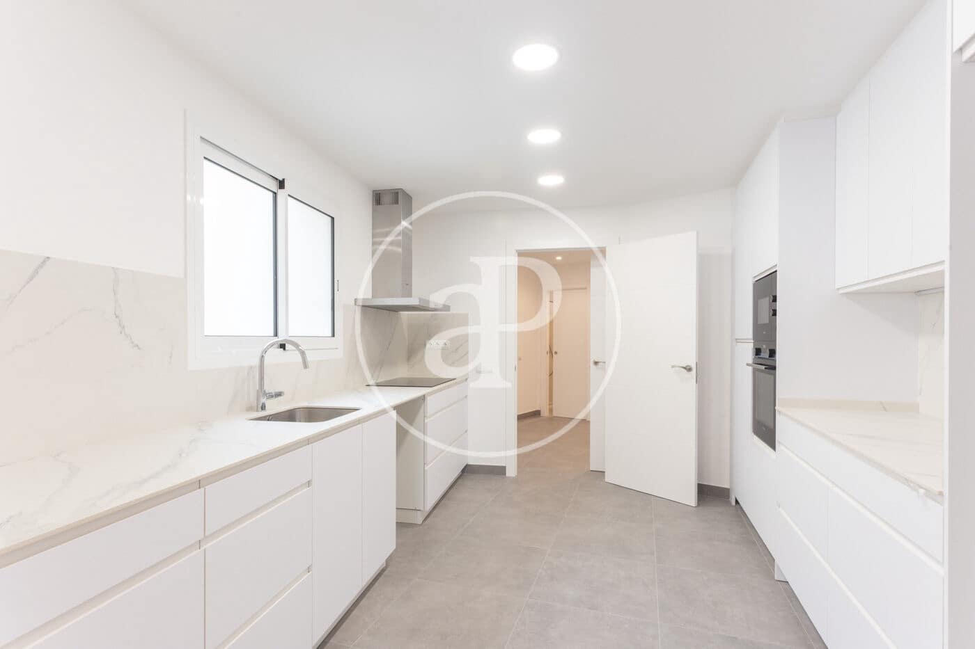 5 soverom Leilighet til leie i Barcelona by - € 6 300 (Ref: 9619587)