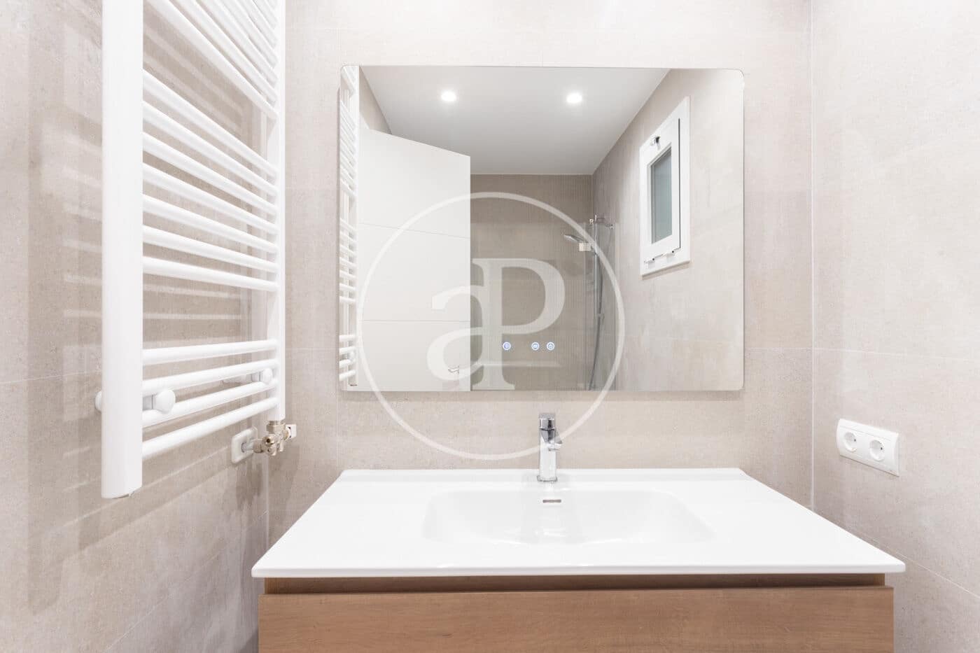 5 soverom Leilighet til leie i Barcelona by - € 6 300 (Ref: 9619587)