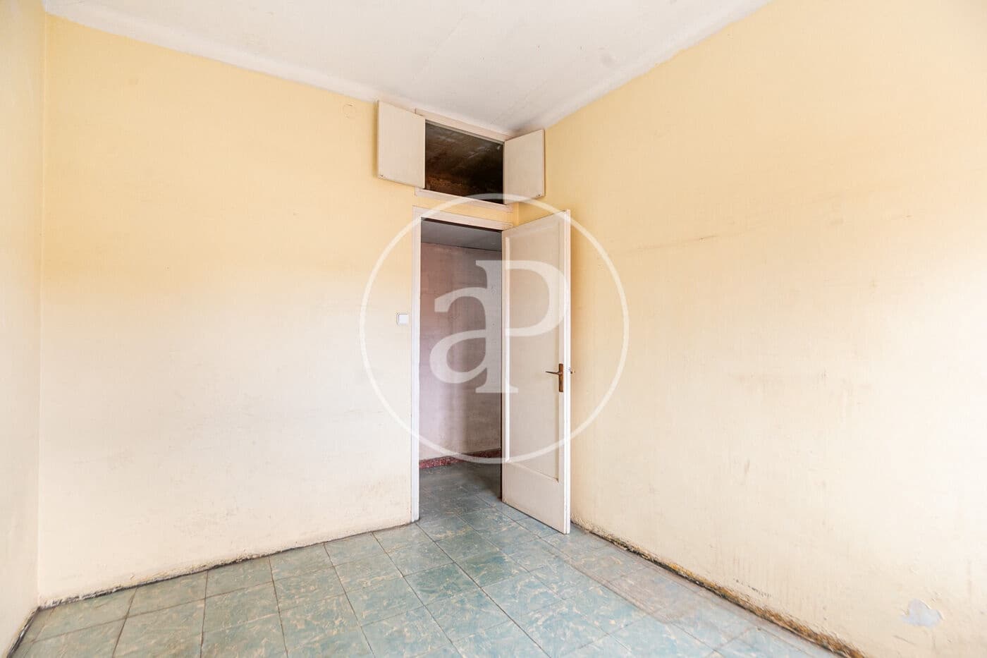 3 bedroom Apartment for sale in Barcelona city - € 350,000 (Ref: 9619588)