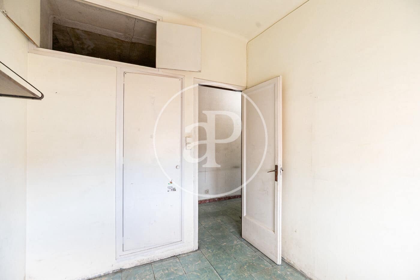 3 bedroom Apartment for sale in Barcelona city - € 350,000 (Ref: 9619588)