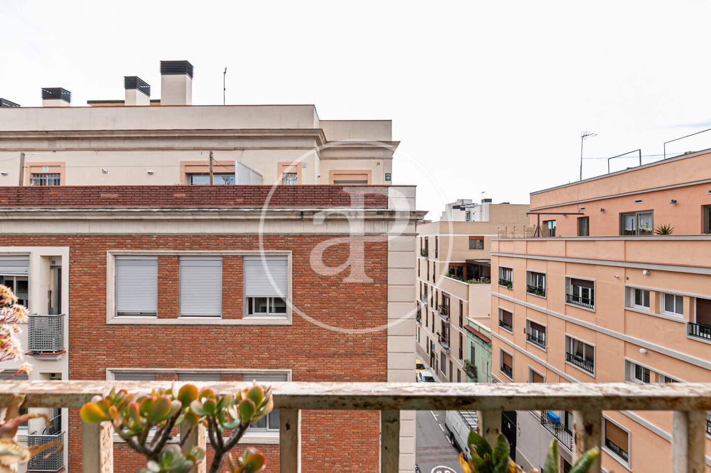 3 bedroom Apartment for sale in Barcelona city - € 350,000 (Ref: 9619588)