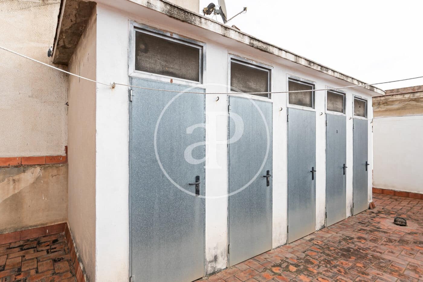 3 bedroom Apartment for sale in Barcelona city - € 350,000 (Ref: 9619588)