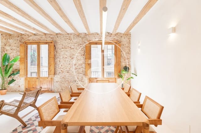 1 bedroom Apartment for sale in El Barri Gòtic, Barcelona city - € 575,000 (Ref: 9625940)