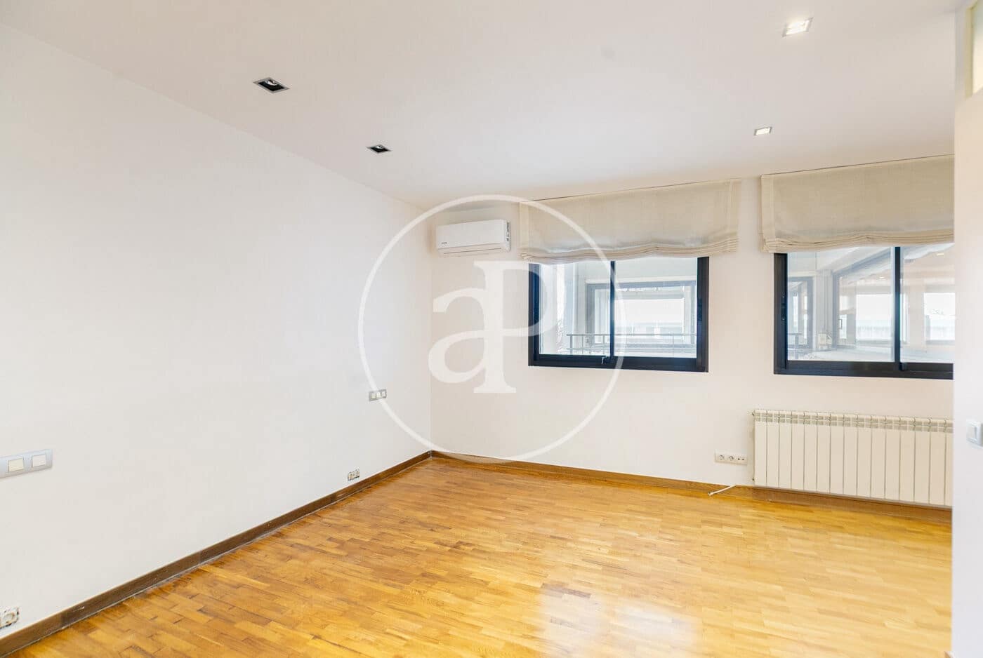 3 sypialnia Apartament na sprzedaż w Esplugues de Llobregat z basenem - 1 150 000 € (Ref: 9627555)