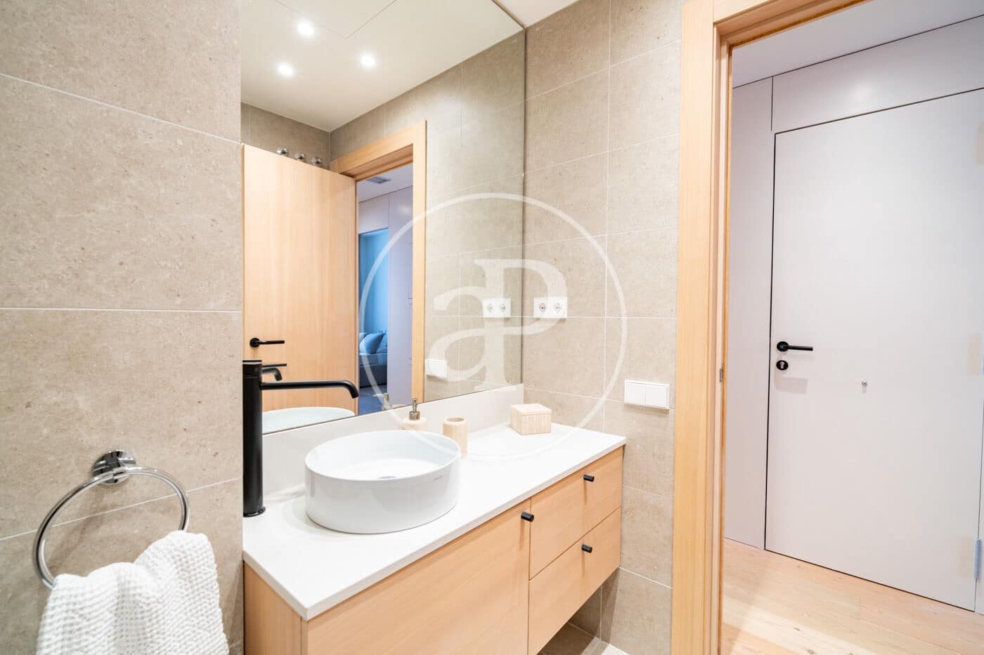 Apartment for sale in Barcelona city - € 495,000 (Ref: 9627557)