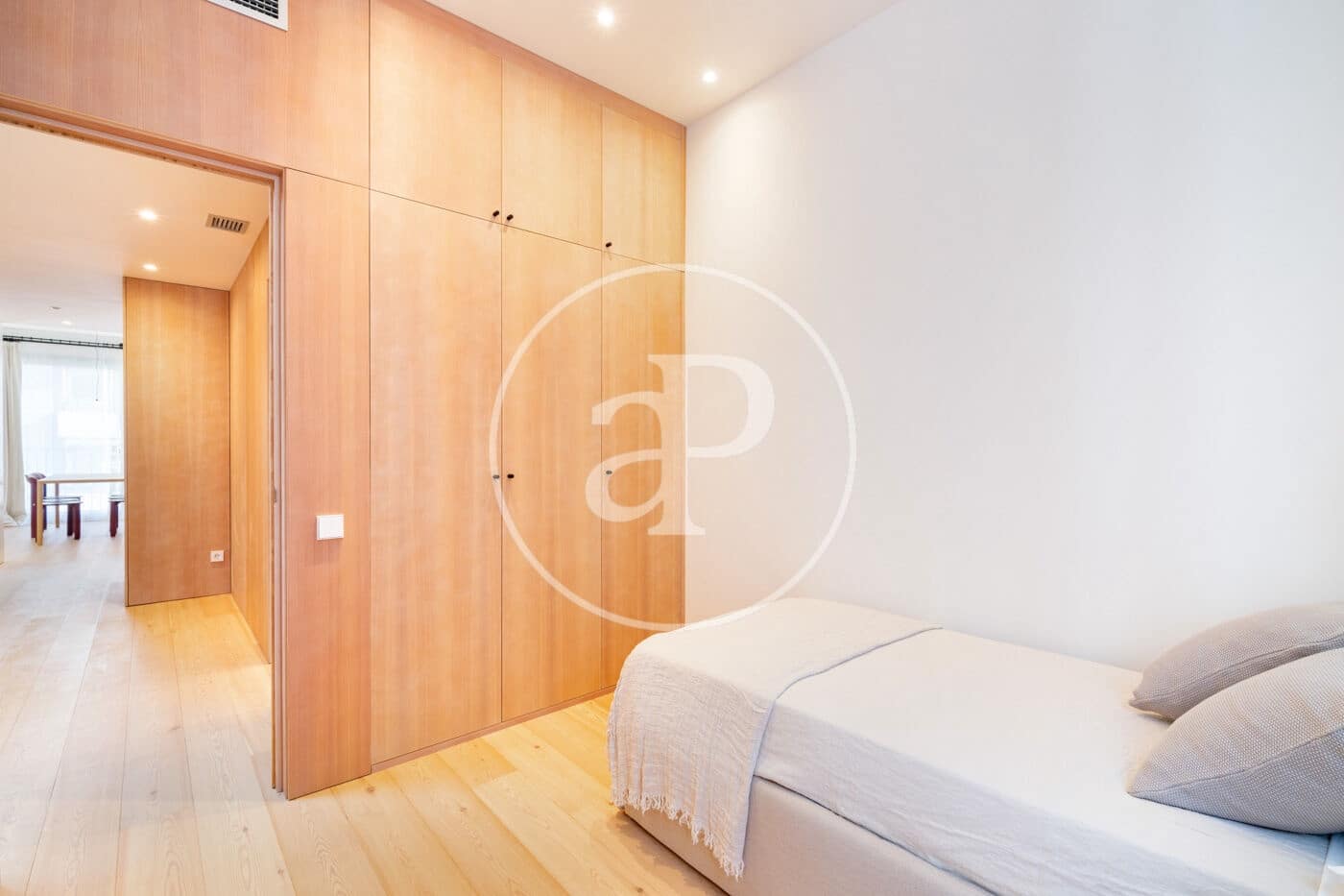 Apartment for sale in Barcelona city - € 495,000 (Ref: 9627557)