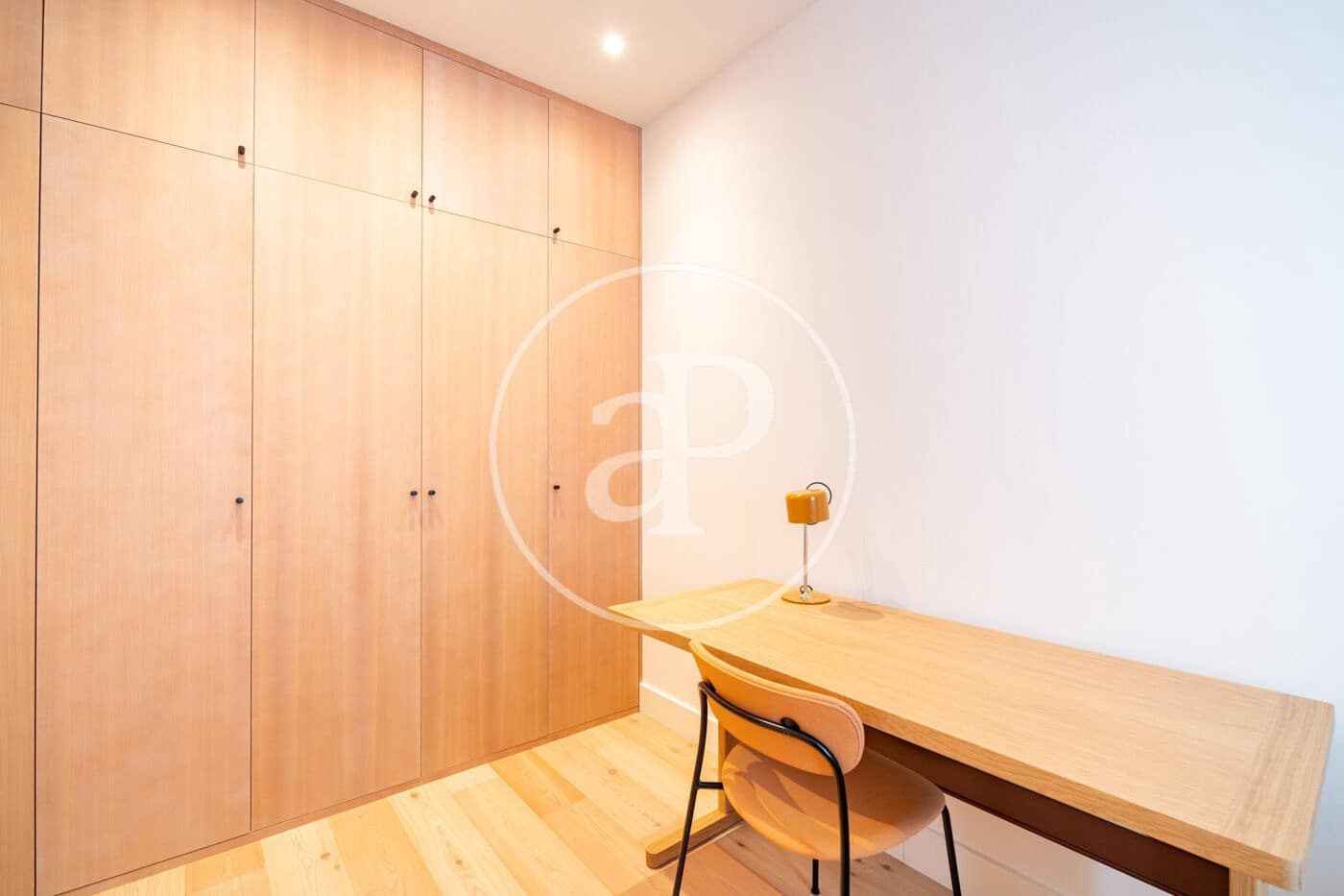 Apartment for sale in Barcelona city - € 470,000 (Ref: 9627559)