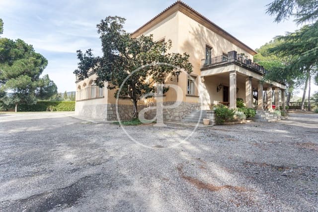 12 bedroom Villa for sale in Terrassa with pool - € 1,850,000 (Ref: 9627562)