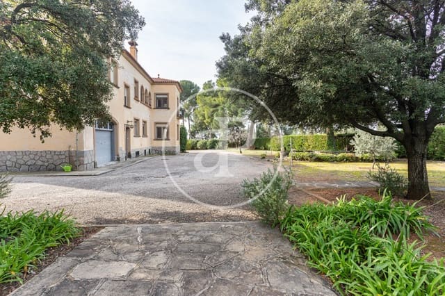 12 bedroom Villa for sale in Terrassa with pool - € 1,850,000 (Ref: 9627562)