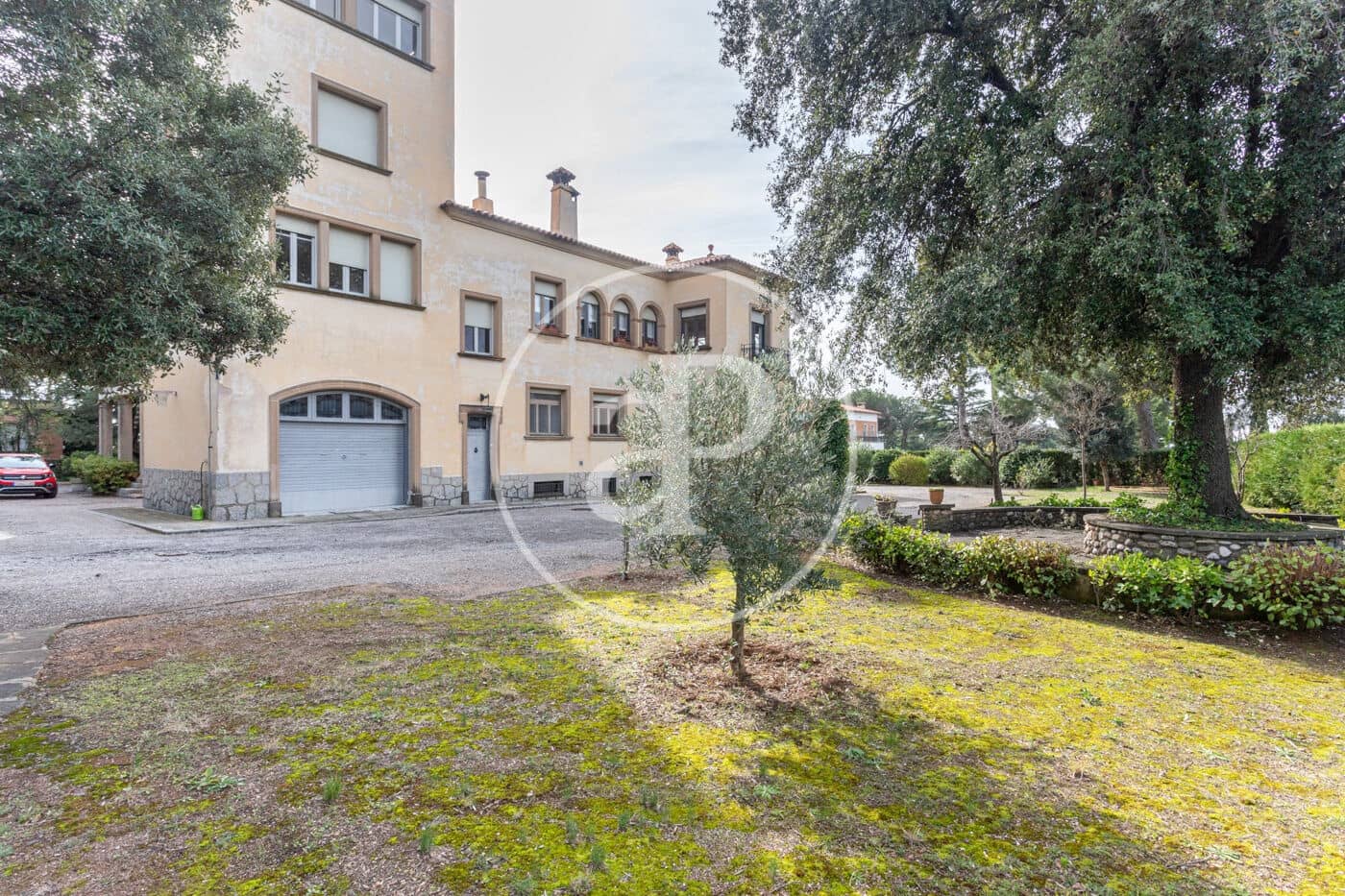 12 bedroom Villa for sale in Terrassa with pool - € 1,850,000 (Ref: 9627562)