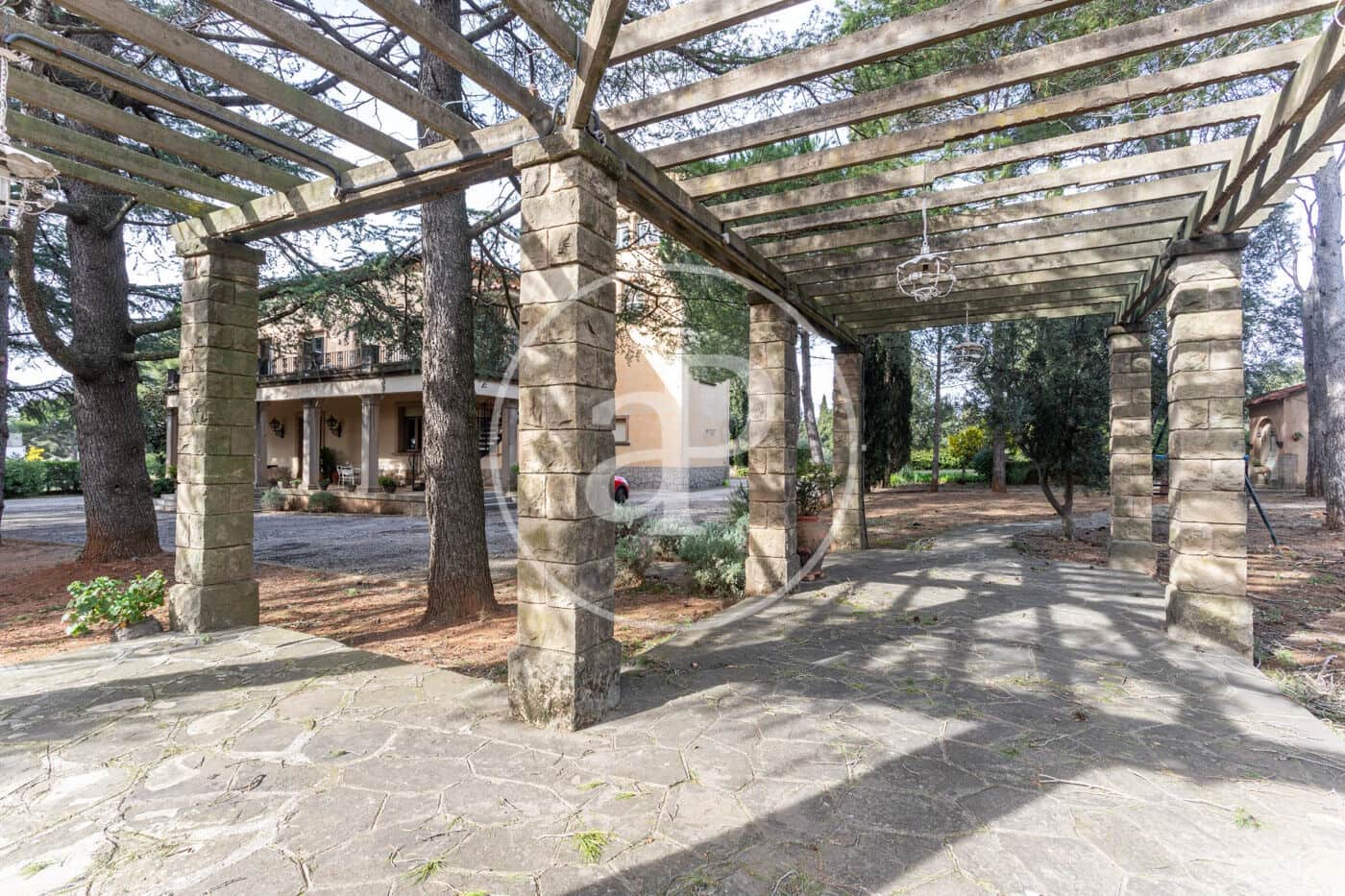 12 bedroom Villa for sale in Terrassa with pool - € 1,850,000 (Ref: 9627562)