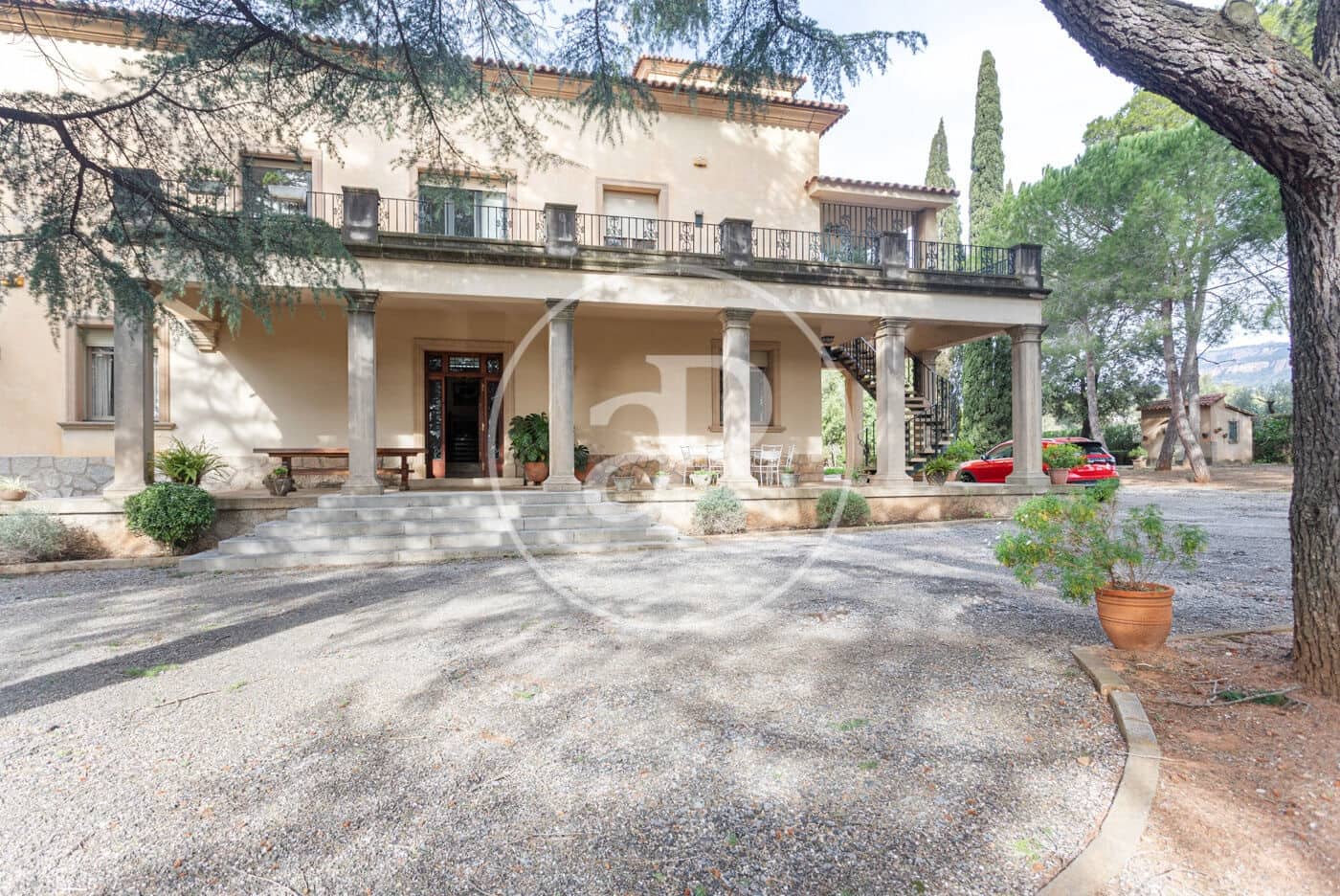 12 bedroom Villa for sale in Terrassa with pool - € 1,850,000 (Ref: 9627562)