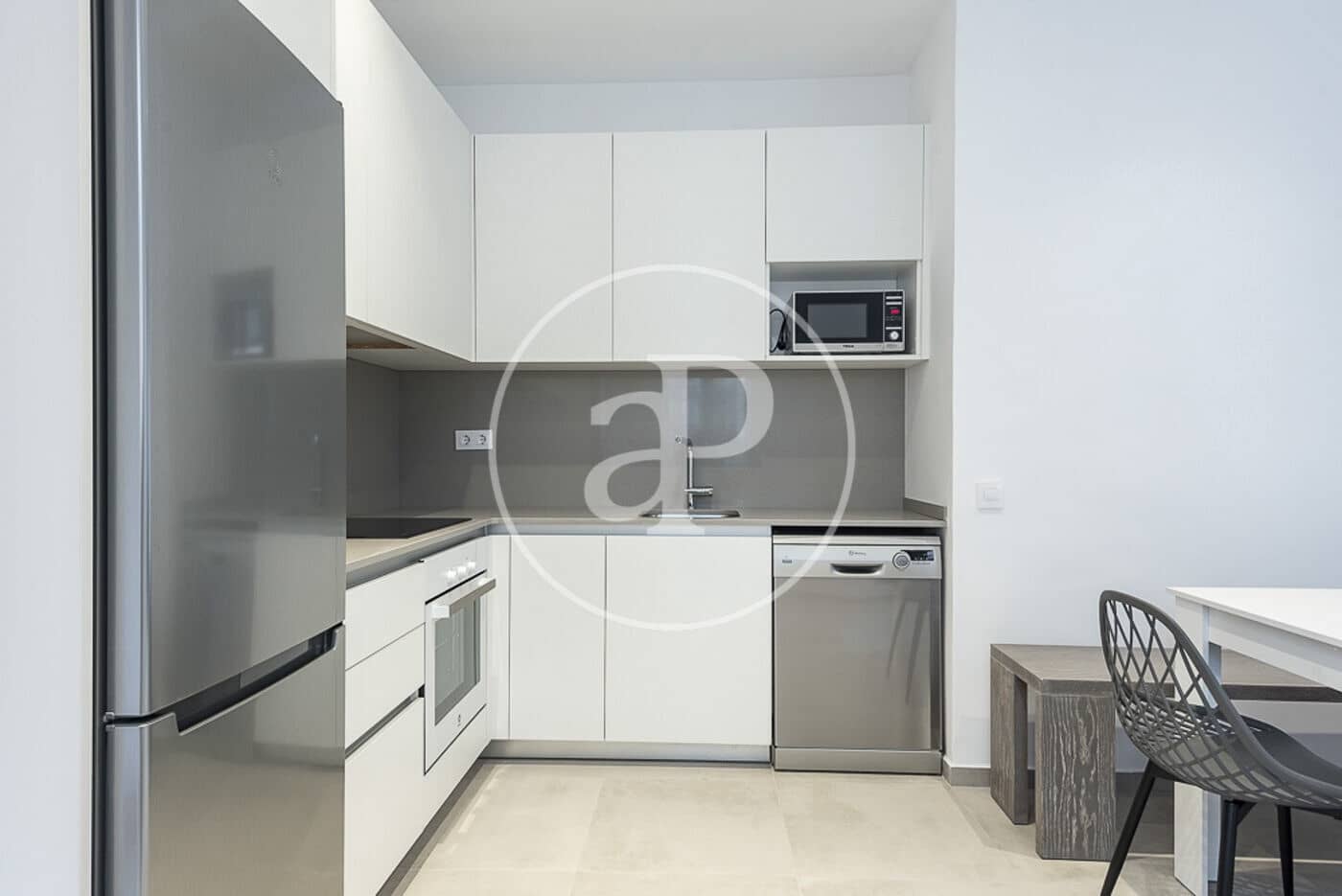 3 soveværelse Lejlighed til leje i Barcelona by - € 2.420 (Ref: 9634577)