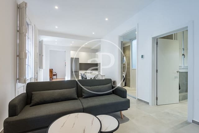 3 soveværelse Lejlighed til leje i El Barri Gòtic, Barcelona by - € 2.420 (Ref: 9634577)