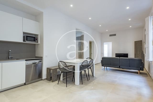 3 soveværelse Lejlighed til leje i El Barri Gòtic, Barcelona by - € 2.420 (Ref: 9634577)