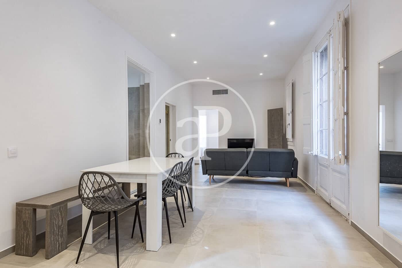 3 soveværelse Lejlighed til leje i Barcelona by - € 2.420 (Ref: 9634577)