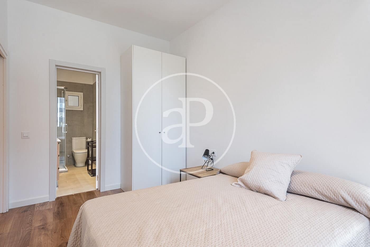 3 soveværelse Lejlighed til leje i Barcelona by - € 2.420 (Ref: 9634577)