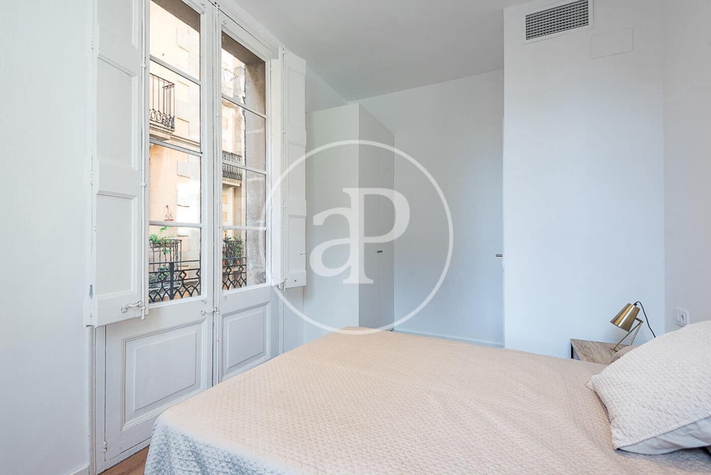 3 soveværelse Lejlighed til leje i Barcelona by - € 2.420 (Ref: 9634577)