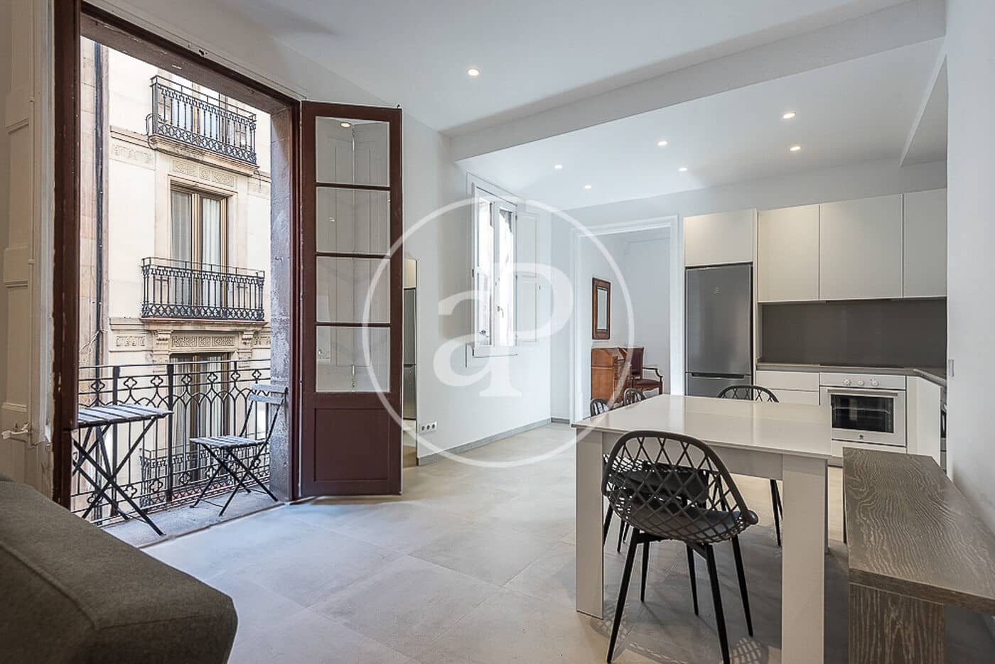 3 soveværelse Lejlighed til leje i Barcelona by - € 2.420 (Ref: 9634577)