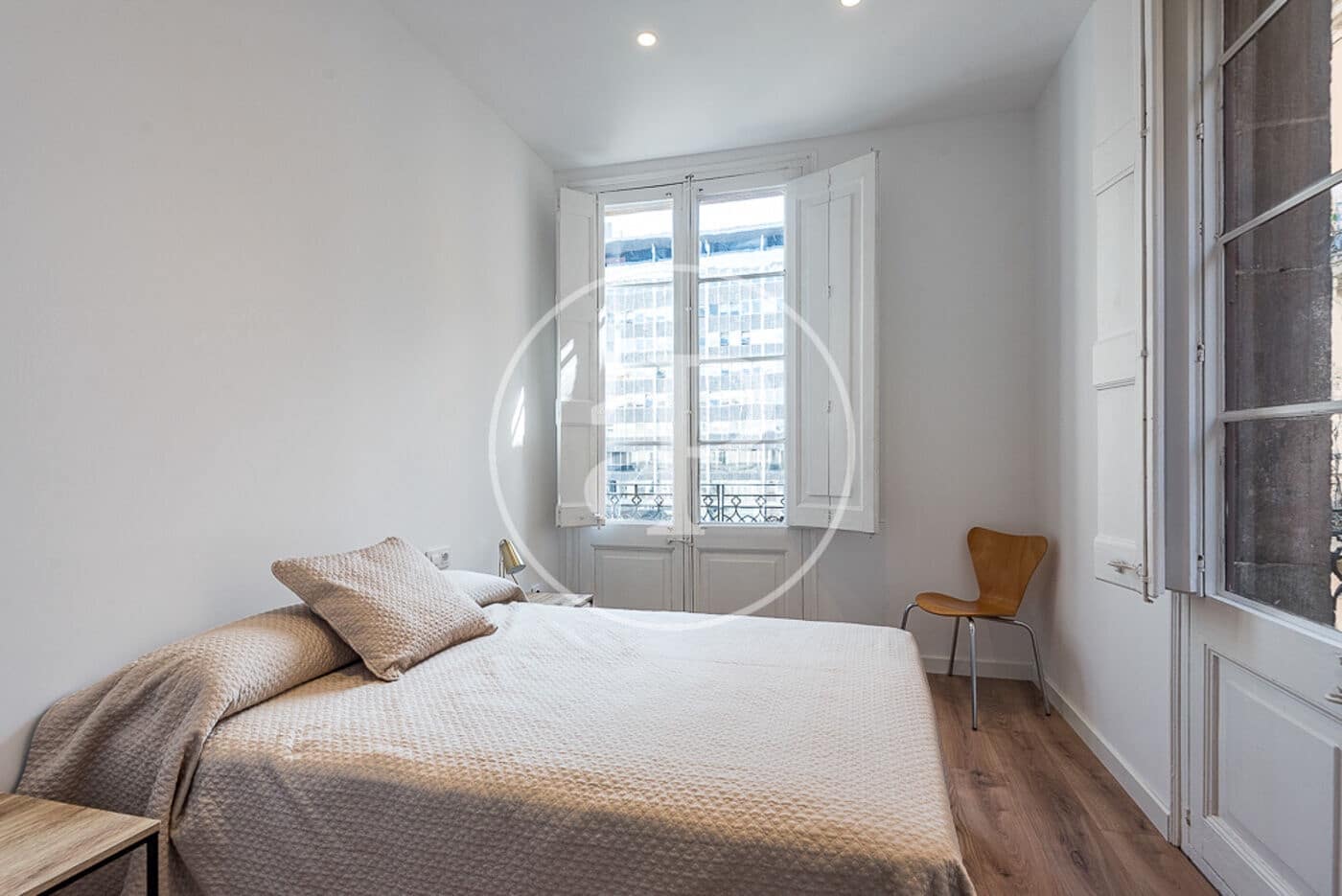 3 soveværelse Lejlighed til leje i Barcelona by - € 2.420 (Ref: 9634577)