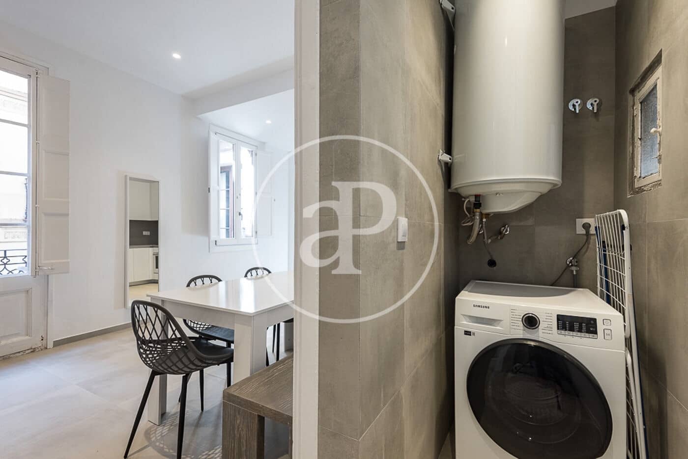 3 soveværelse Lejlighed til leje i Barcelona by - € 2.420 (Ref: 9634577)