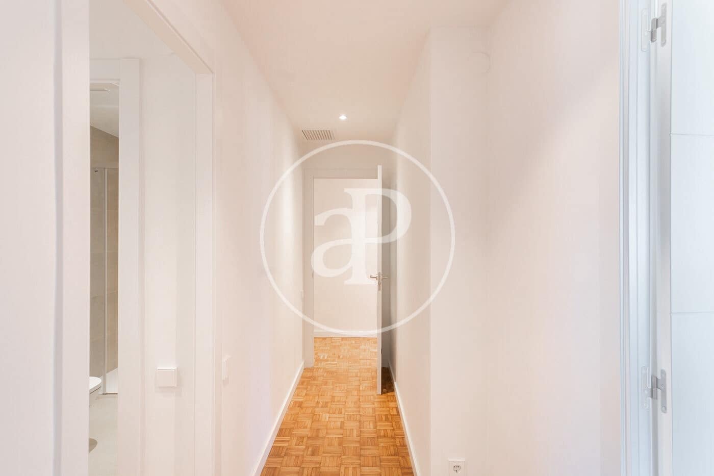 3 soveværelse Lejlighed til leje i Barcelona by - € 3.300 (Ref: 9634578)