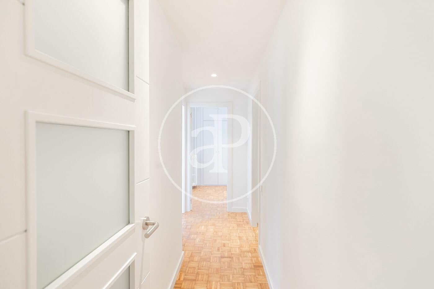 3 soveværelse Lejlighed til leje i Barcelona by - € 3.300 (Ref: 9634578)