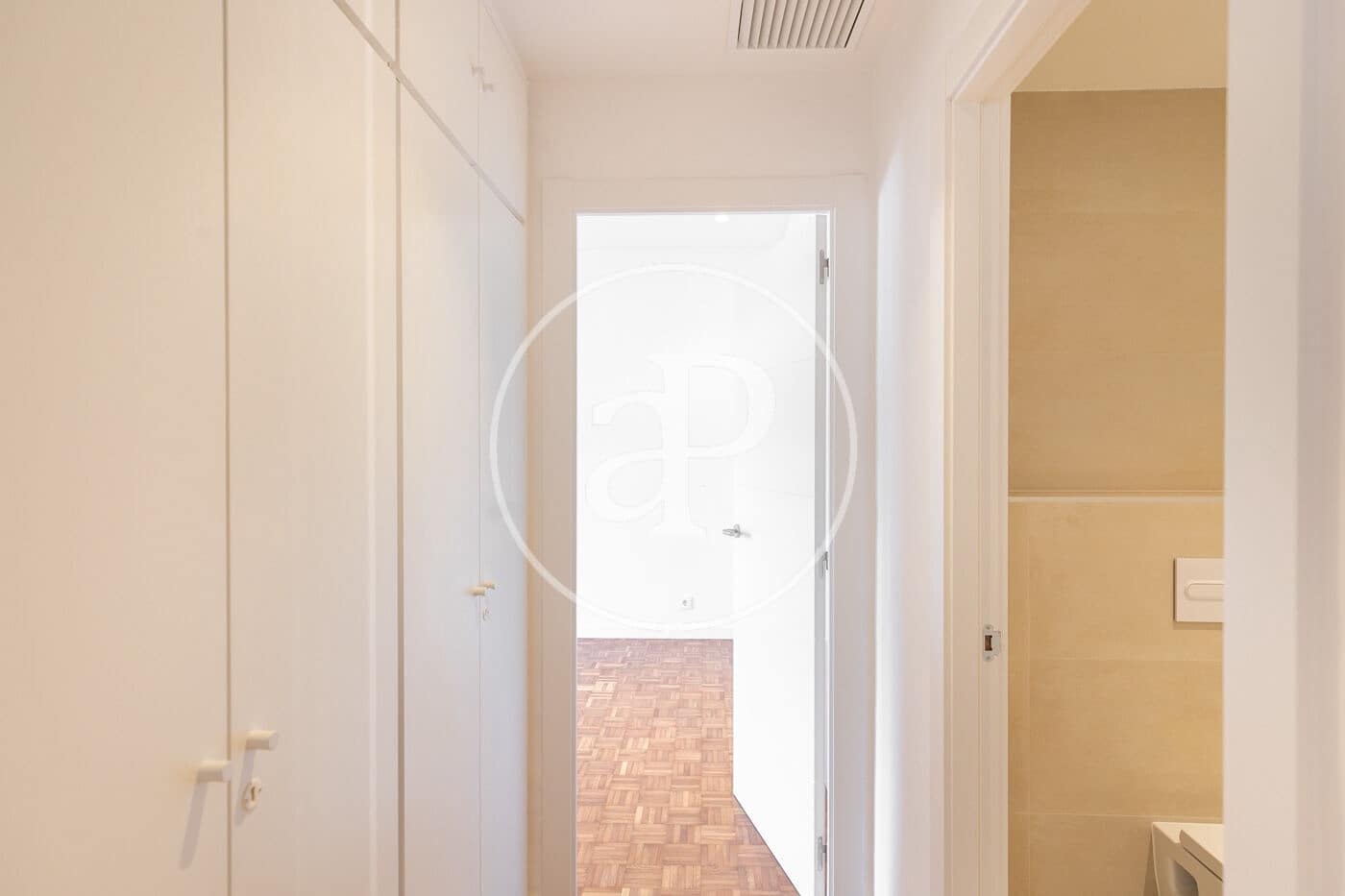 3 soveværelse Lejlighed til leje i Barcelona by - € 3.300 (Ref: 9634578)