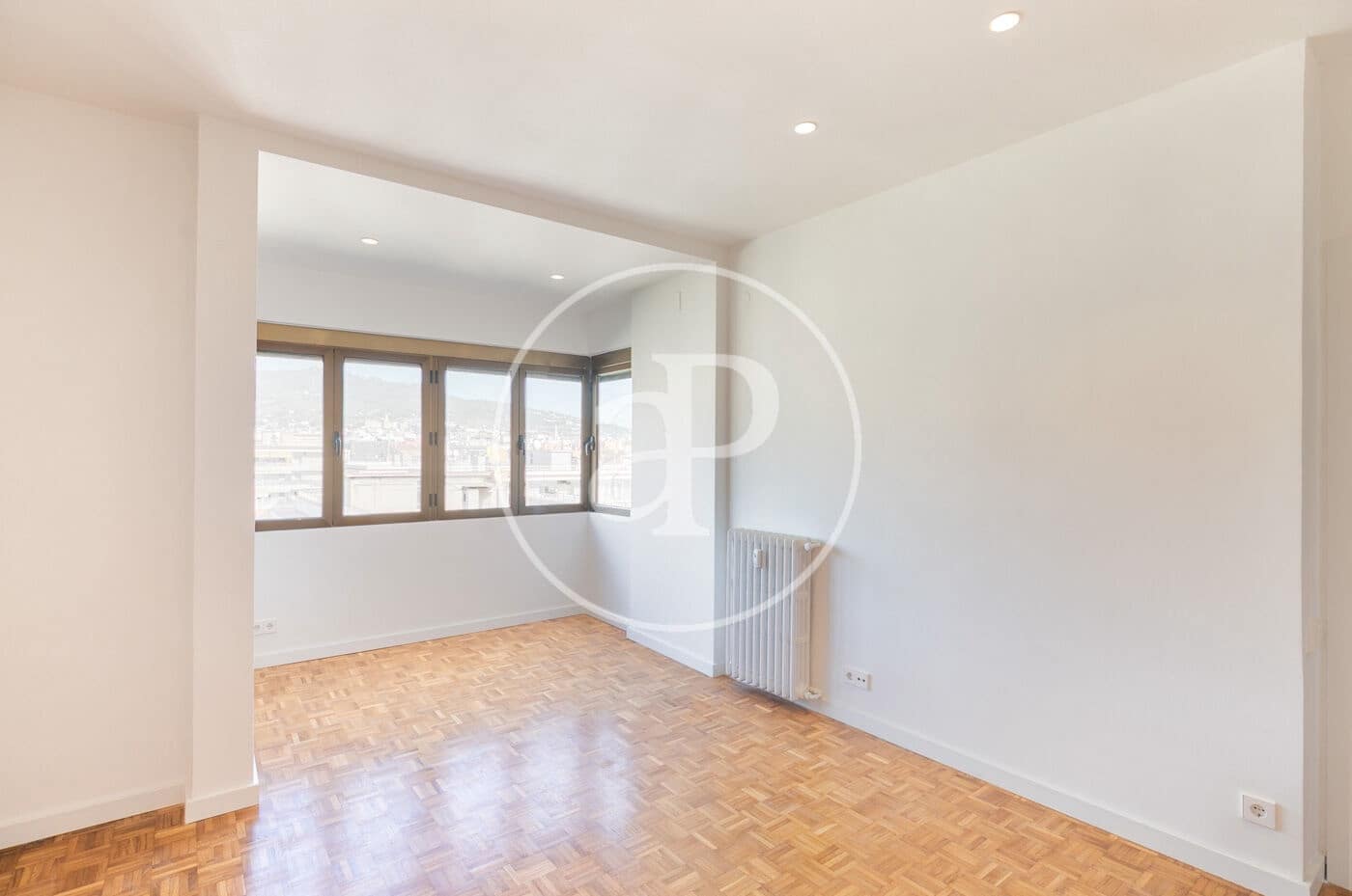 3 soveværelse Lejlighed til leje i Barcelona by - € 3.300 (Ref: 9634578)