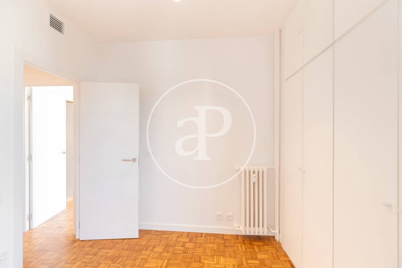 3 soveværelse Lejlighed til leje i Barcelona by - € 3.300 (Ref: 9634578)