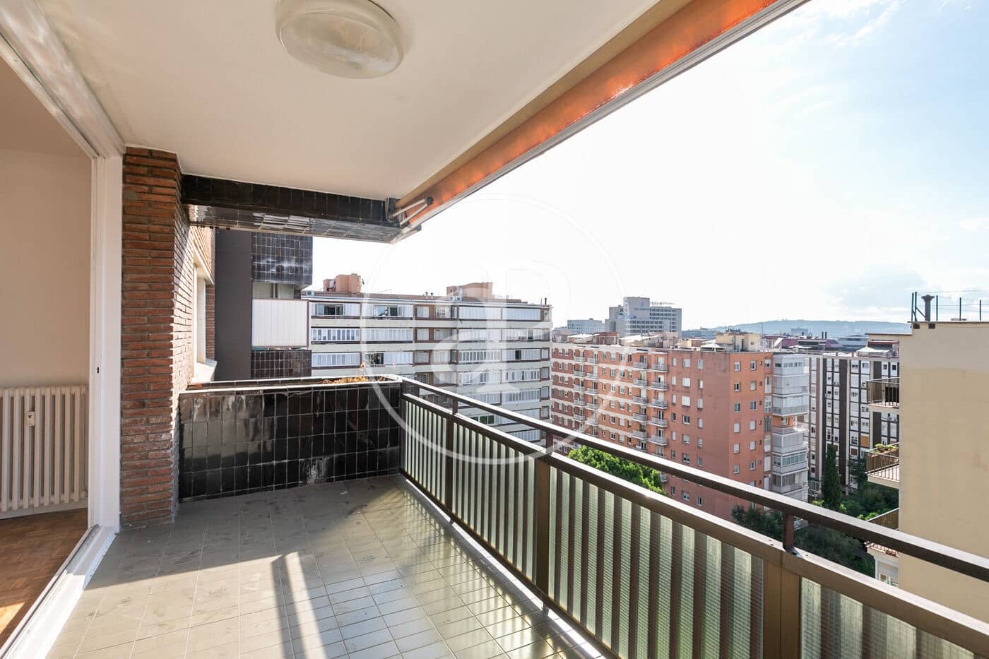 3 soveværelse Lejlighed til leje i Barcelona by - € 3.300 (Ref: 9634578)