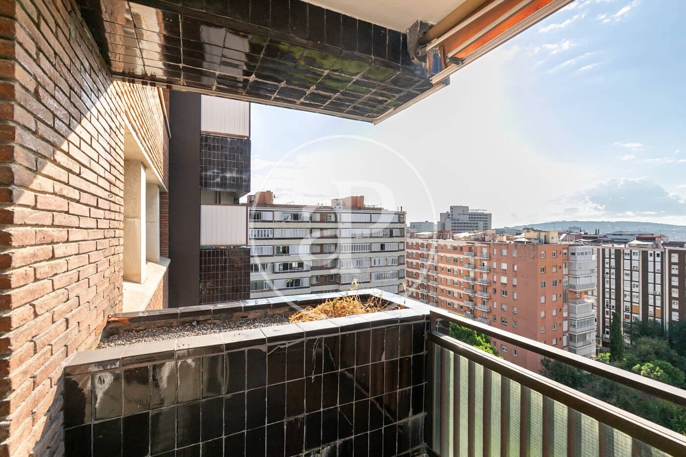 3 soveværelse Lejlighed til leje i Barcelona by - € 3.300 (Ref: 9634578)
