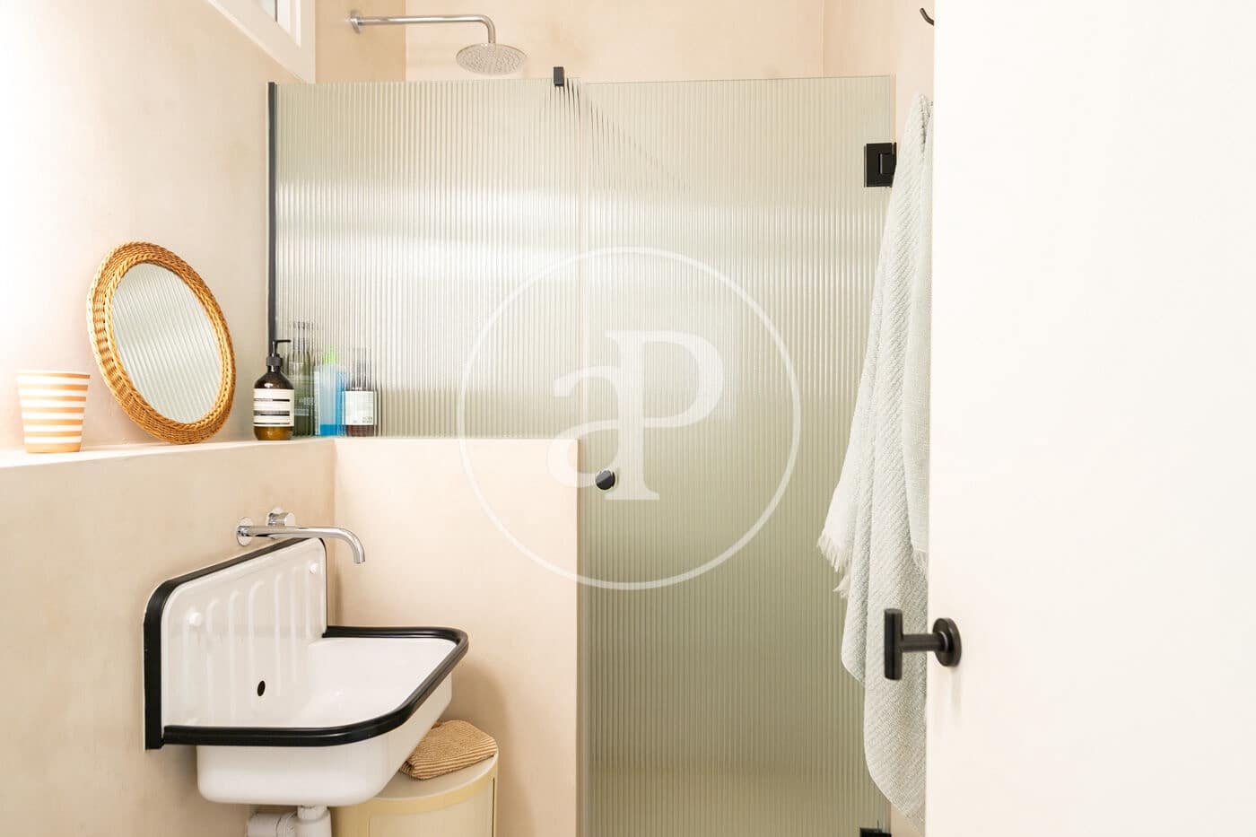 3 bedroom Apartment for sale in Barcelona city - € 980,000 (Ref: 9634579)