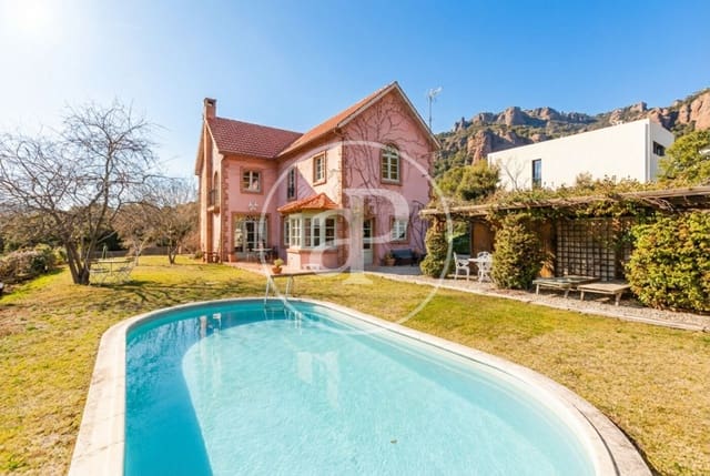 5 soveværelse Villa til salg i Matadepera med swimmingpool - € 980.000 (Ref: 9637540)