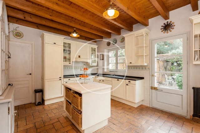 5 soveværelse Villa til salg i Matadepera med swimmingpool - € 980.000 (Ref: 9637540)