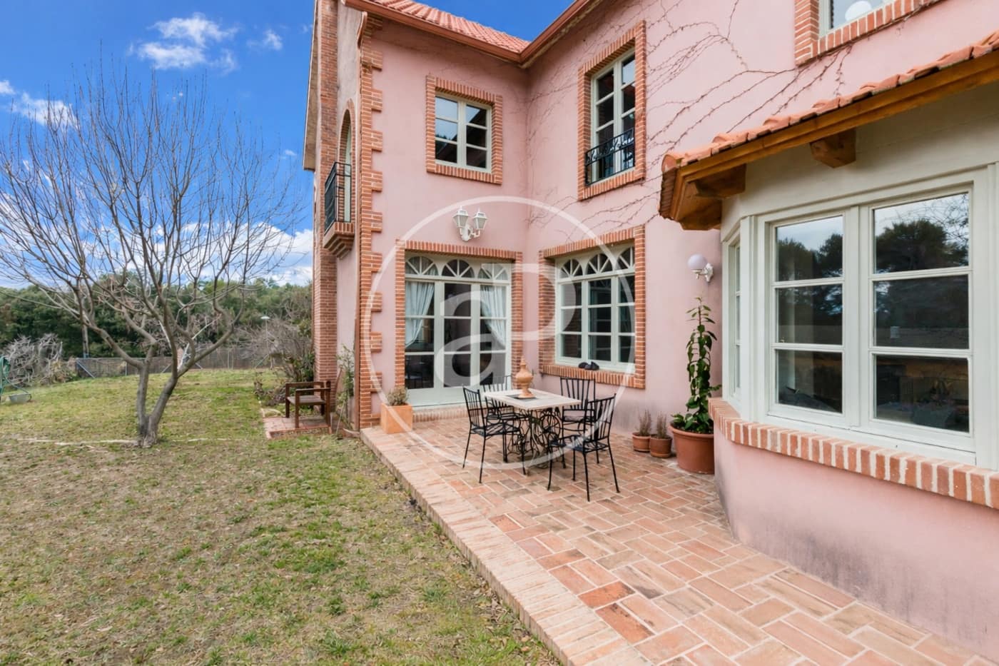 5 soveværelse Villa til salg i Matadepera med swimmingpool - € 980.000 (Ref: 9637540)