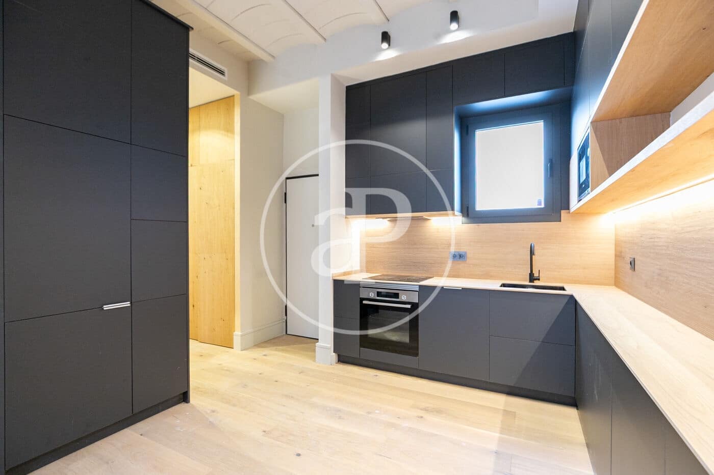 1 sypialnia Apartament na sprzedaż w Miasto Barcelona - 375 000 € (Ref: 9637541)